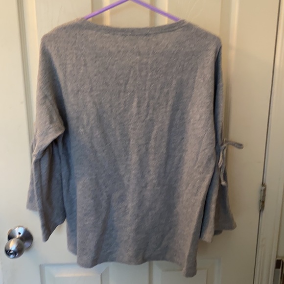Grey t shirt - Picture 3 of 3